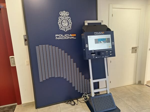 Instalada en la sede de la Policía Local un PAD para renovar los certificados de los DNIs electrónicos