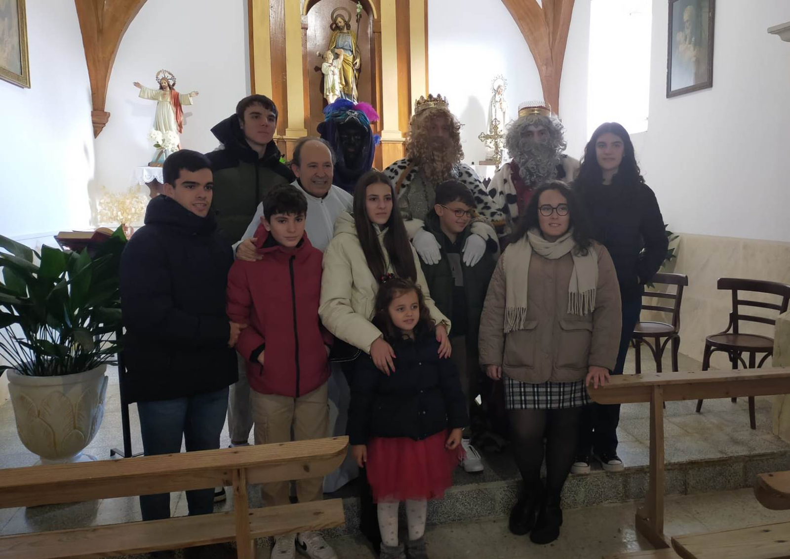 Valdecarpinteros recibe a los Reyes Magos en el cierre de su amplia ruta por la comarca