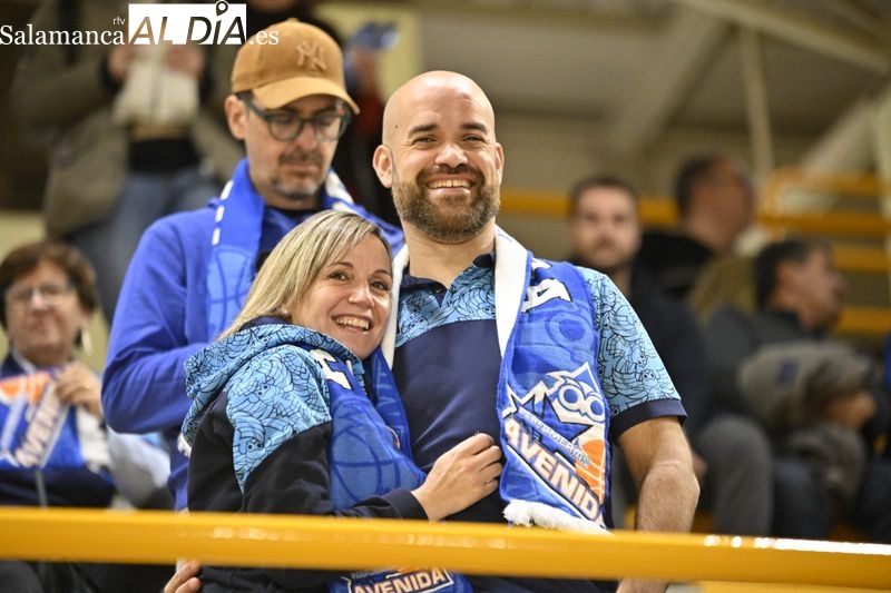 La Marea Azul no se pierde el primer partido de Euroliga de 2025 para el Perfumerías Avenida en una nueva final (FOTOS Y VÍDEO)