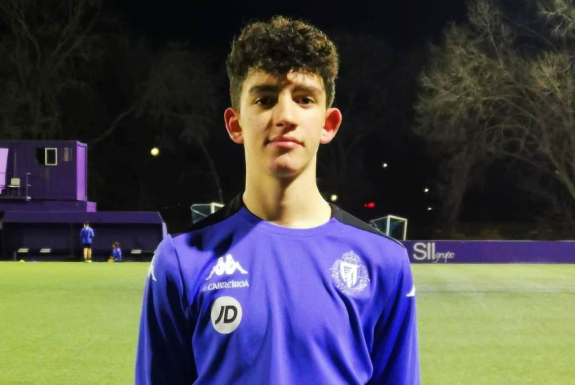 Alejandro Serrano Pons entrena por primera vez con el Real Valladolid