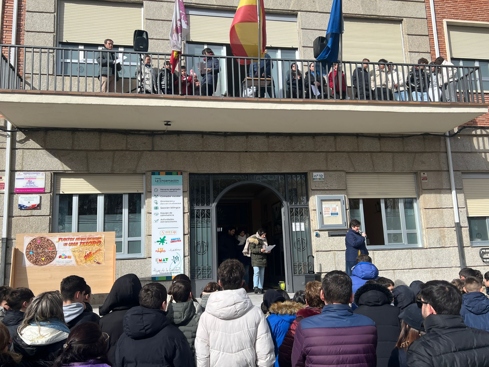 Familias, docentes y alumnos del Colegio La Encarnación, unidos para conmemorar el Día de la Paz