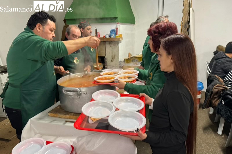 Arranca la venta de tickets para una nueva edición de la alubiada de San Antón organizada por la cofradía de la Esperanza