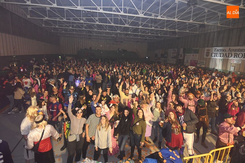 La empresa organizadora de los bailes de disfraces del Carnaval contará con más de 40 trabajadores para que todo salga bien