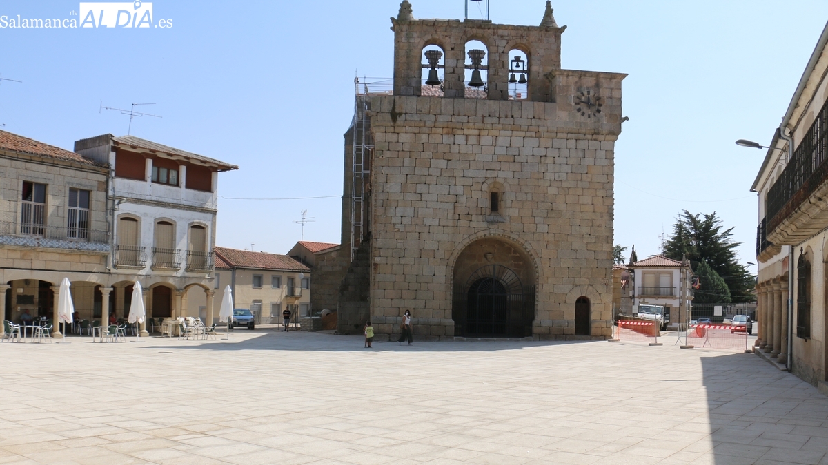 La Fundación Iberdrola establece convenios con el Ayuntamiento de Villavieja y la Diócesis para iluminar la iglesia de la localidad