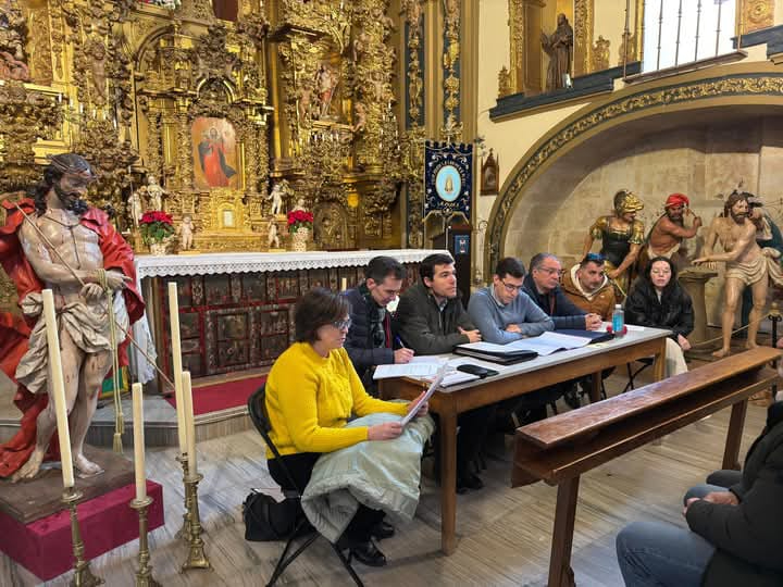 La Vera Cruz elige a sus 13 hermanos mayores de paso