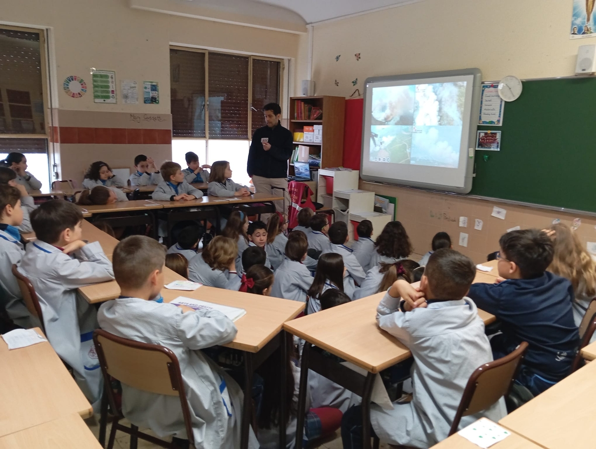 Los escolares del Colegio San Juan Bosco reciben la visita del 1-1-2