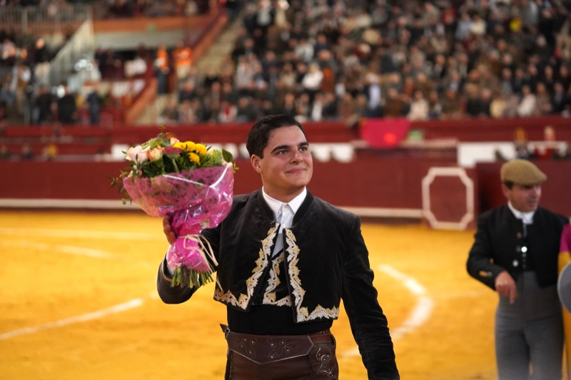 Sergio Pérez de Gregorio arranca temporada con gran brillo y su primera oreja en La Flecha
