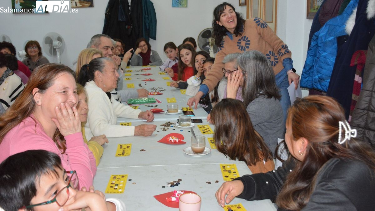Animada tarde de convivencia con el II Bingo por amor celebrado en Lumbrales