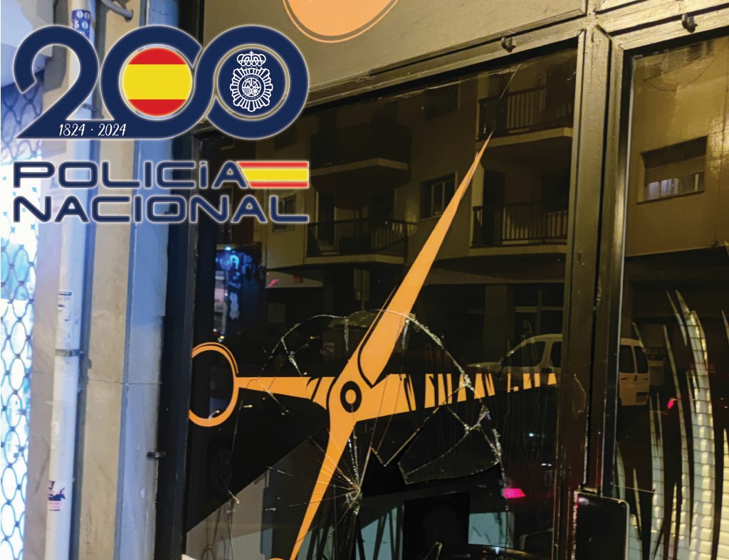 Destroza a codazos el escaparate de una peluquería de la avenida Campoamor