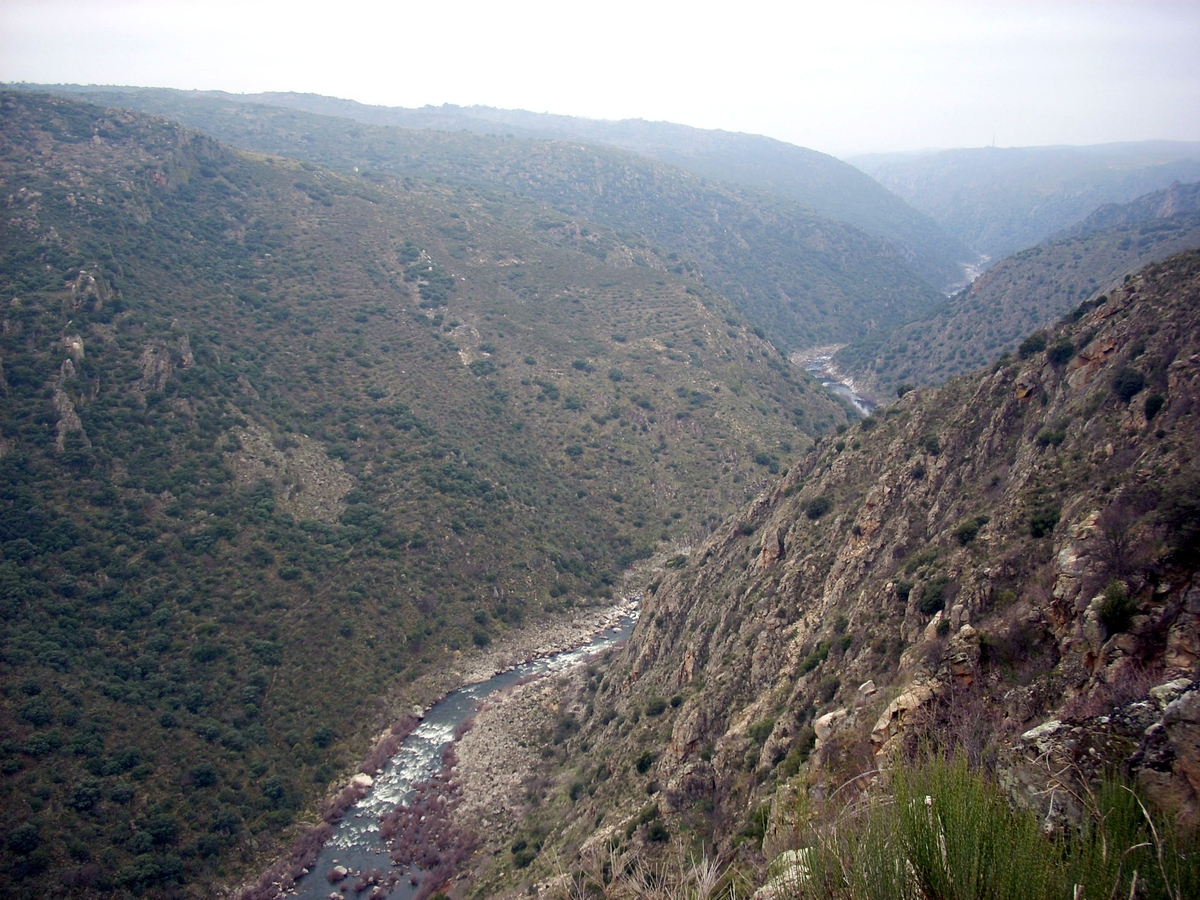 VIII Ruta de Senderismo de Sobradillo, recorrido de vértigo por las arribes del Águeda