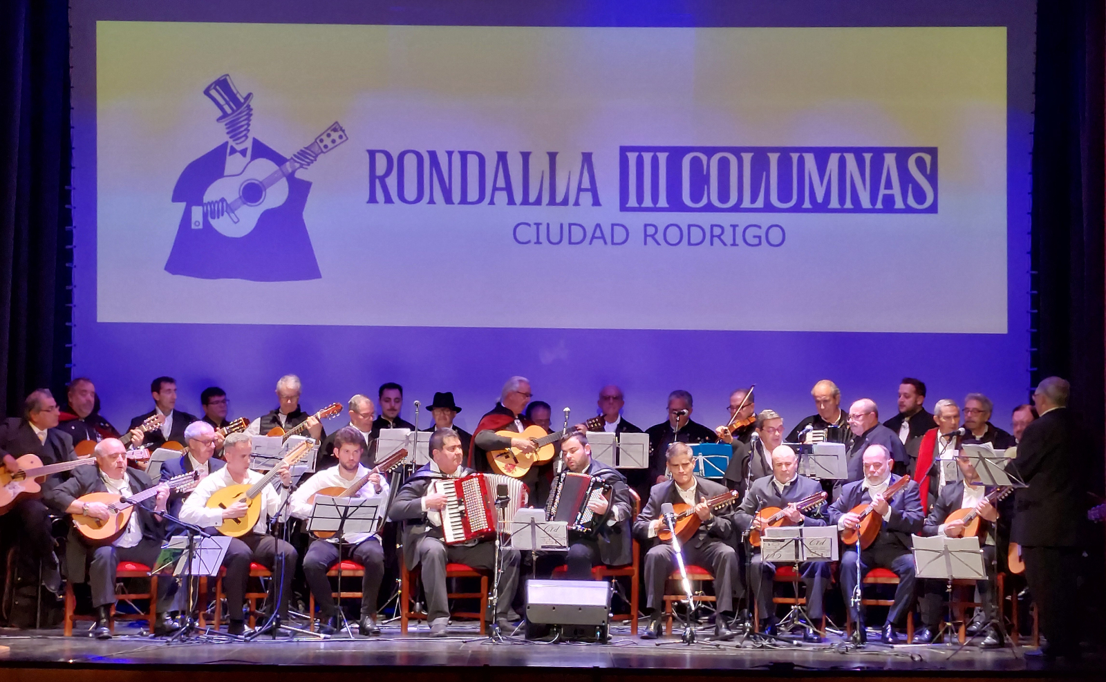 Coplas íntegras 2025 de la Rondalla III Columnas