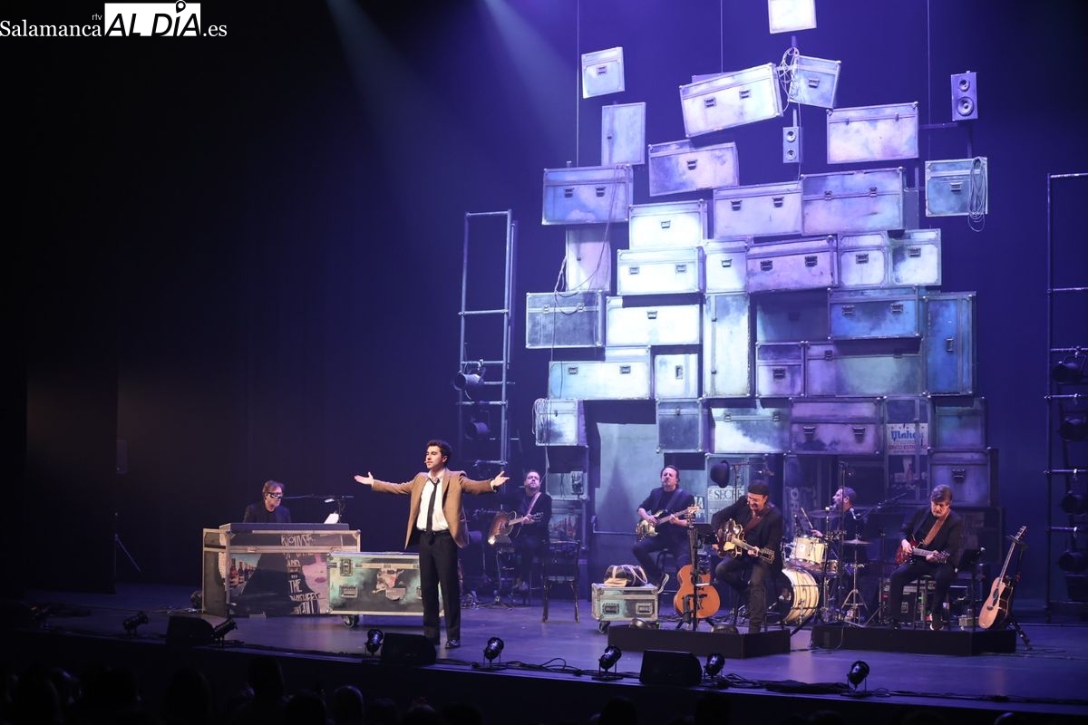 GALERÍA DE FOTOS | El musical de ‘Los Secretos’ deleita a Salamanca