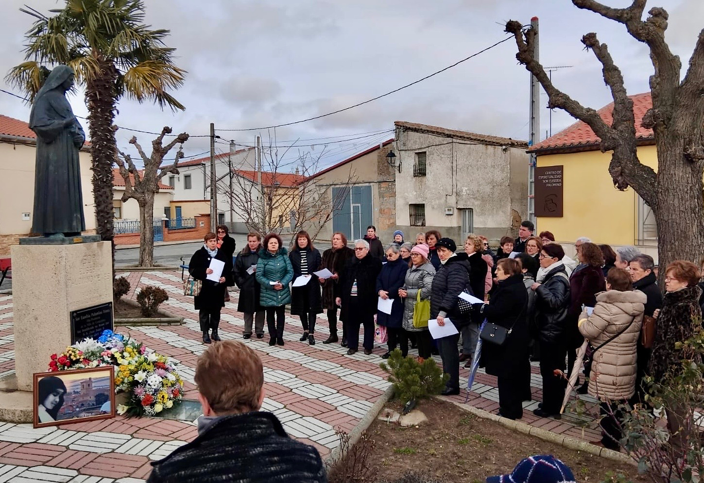 Oración y flores para honrar y recordar a Sor Eusebia Palomino en Cantalpino