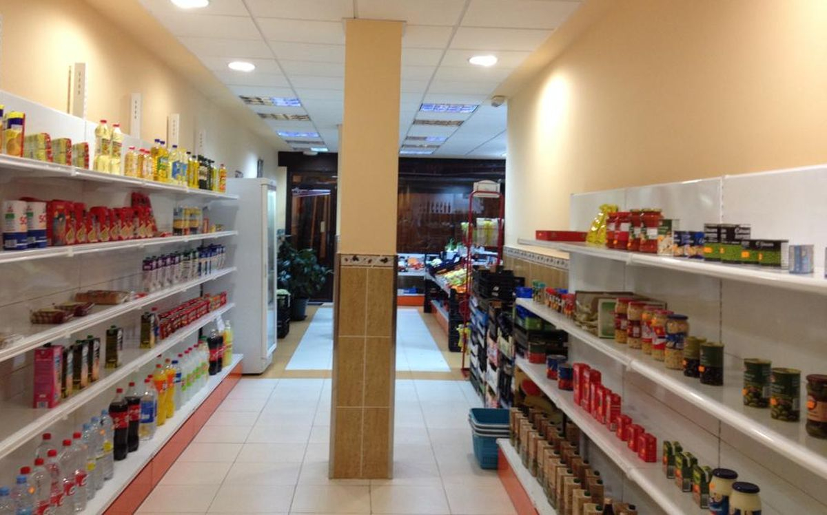 Oportunidad de negocio en Salamanca: se vende frutería y tienda de alimentación con clientela fija a 10 minutos de la capital