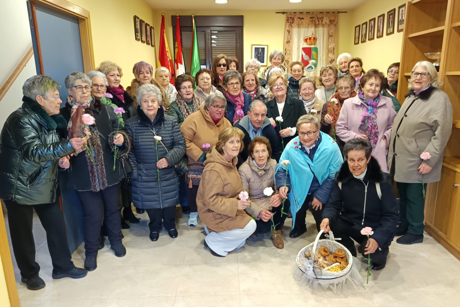 El alcalde en funciones de La Fuente entrega la vara de mando a Ulpiana Jorreto