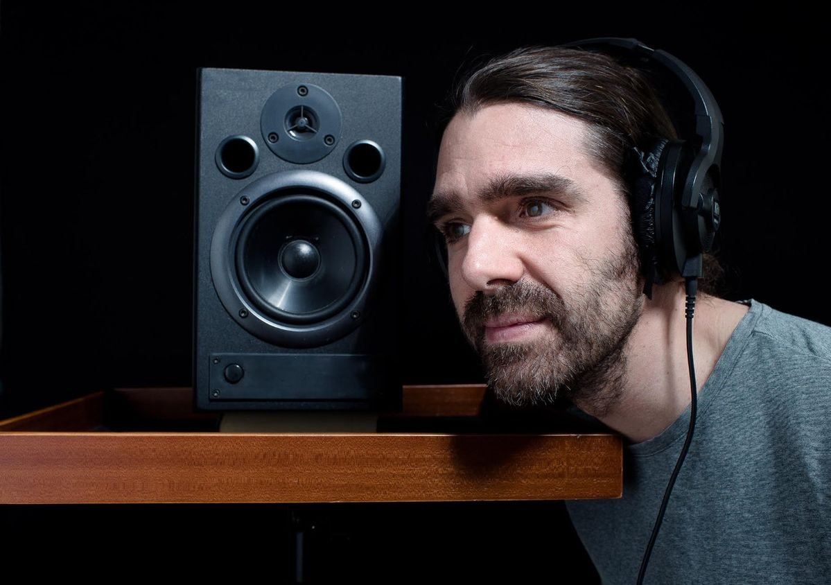 El compositor Alberto Bernal presenta en Salamanca Fuera de tono. La música de nueva creación ante su desbordamiento