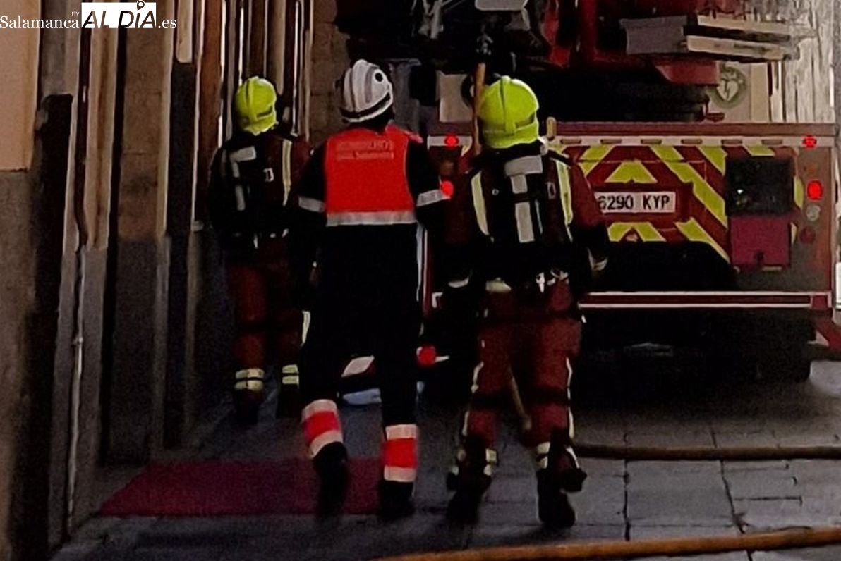 Cinco personas hospitalizadas por una intoxicación con monóxido de carbono en un piso de Garrido