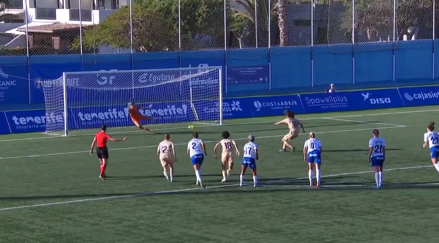 Carmen Álvarez marca en la isla de Tenerife su primer gol en su nueva etapa en el Eibar