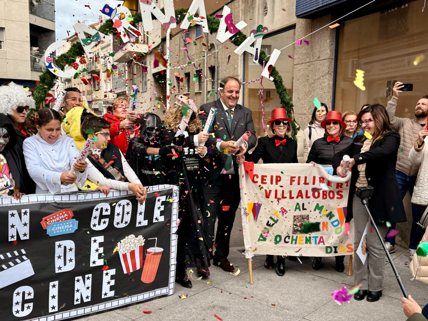 La vuelta al mundo en 80 días y el cine protagonizan el desfile de disfraces de los escolares en Guijuelo (FOTOS)
