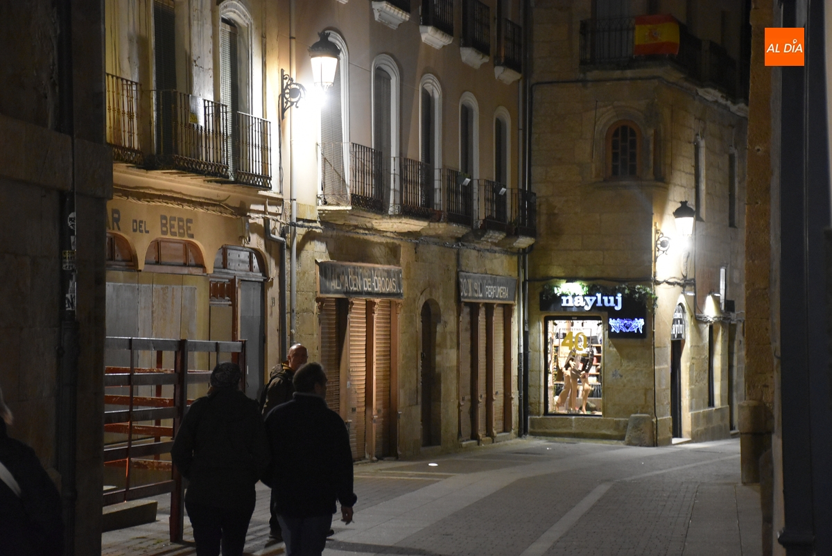 Aumenta respecto a años anteriores la iluminación adicional carnavalera de la calle Madrid