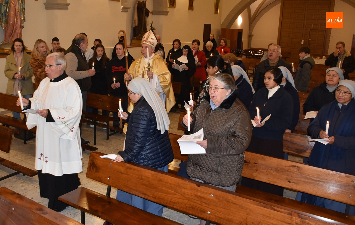 Las religiosas renuevan su consagración en una celebración presida por el Obispo