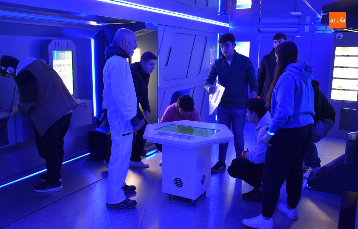 Los alumnos de FP de los IES mirobrigenses ‘viajan’ a Marte para rescatar a Erica Midas