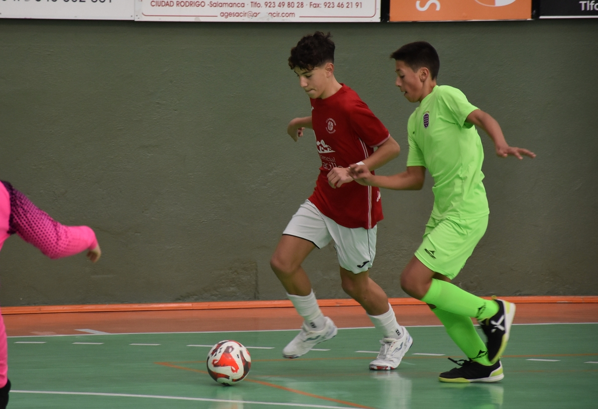 Rodrigo Benito se une a Puchi y a Romi en la convocatoria de la Selección de Castilla y León