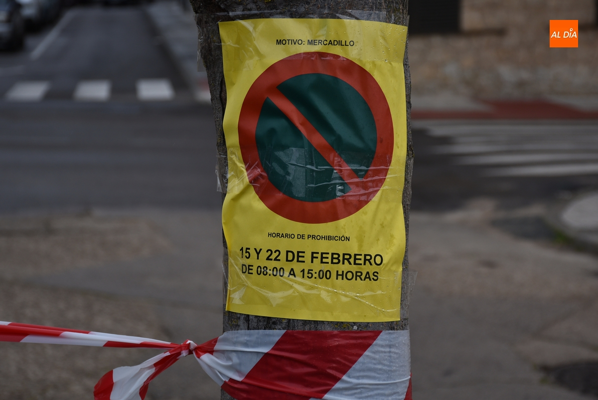 Los preparativos carnavaleros provocan el traslado de parte del mercadillo sabatino