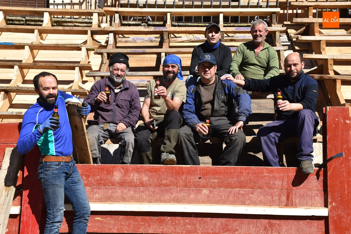 1Foto: Celebrando el final de los trabajos