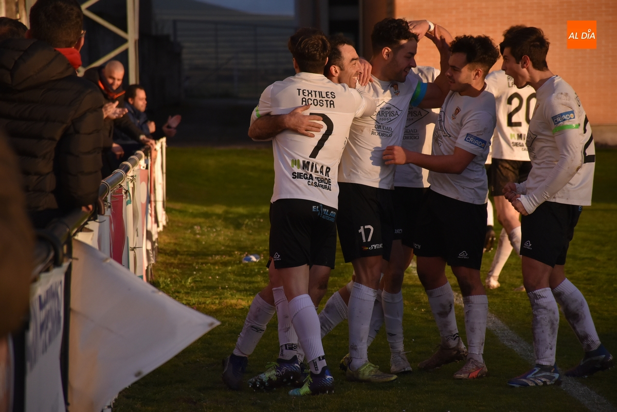 Un doblete de Alberto García da al Ciudad Rodrigo una esperanzadora 1ª victoria en 2025