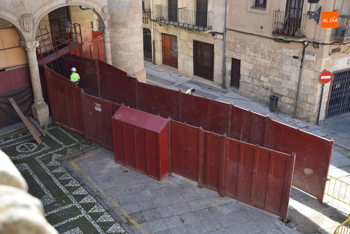 Desplegado el callejón del coso taurino