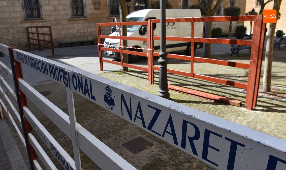 Colocado el novedoso doble vallado de la Plazuela del Conde