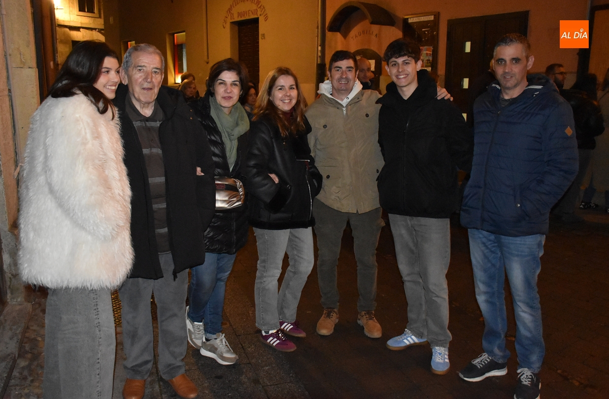 Eh, sácanos una foto: Los (casi) últimos de la fila