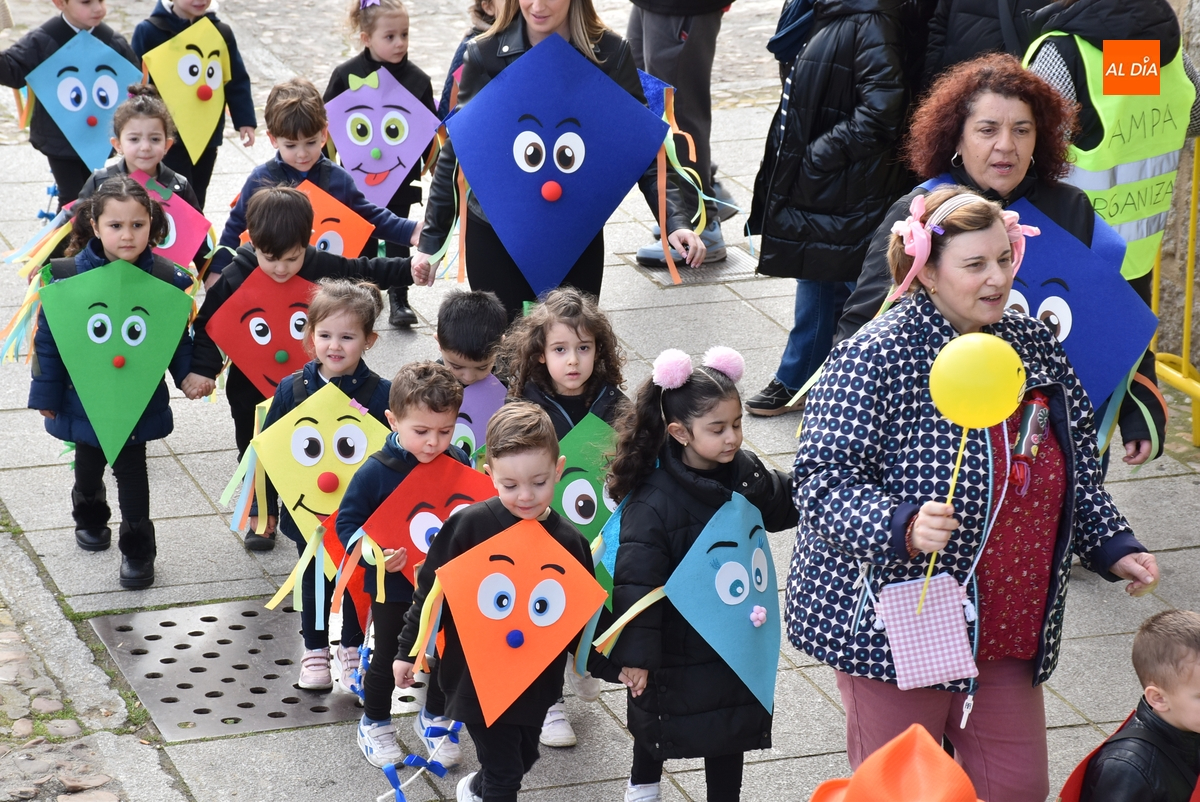 San Francisco sale a jugar con mucho ritmo por las calles mirobrigenses