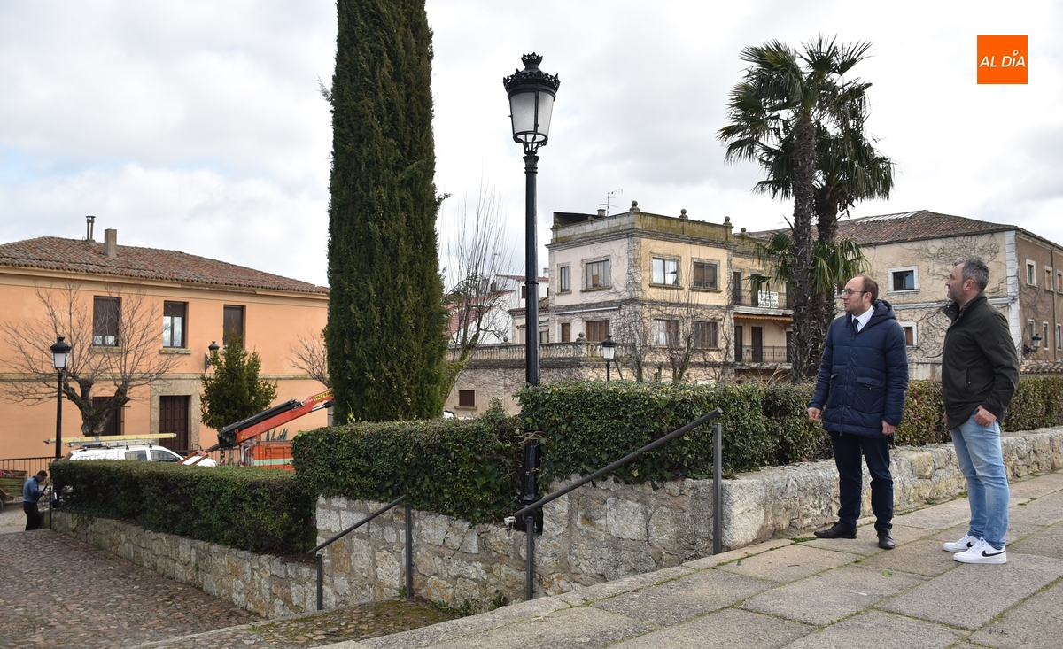 La Batería de la Muralla incrementa su iluminación con nuevas farolas