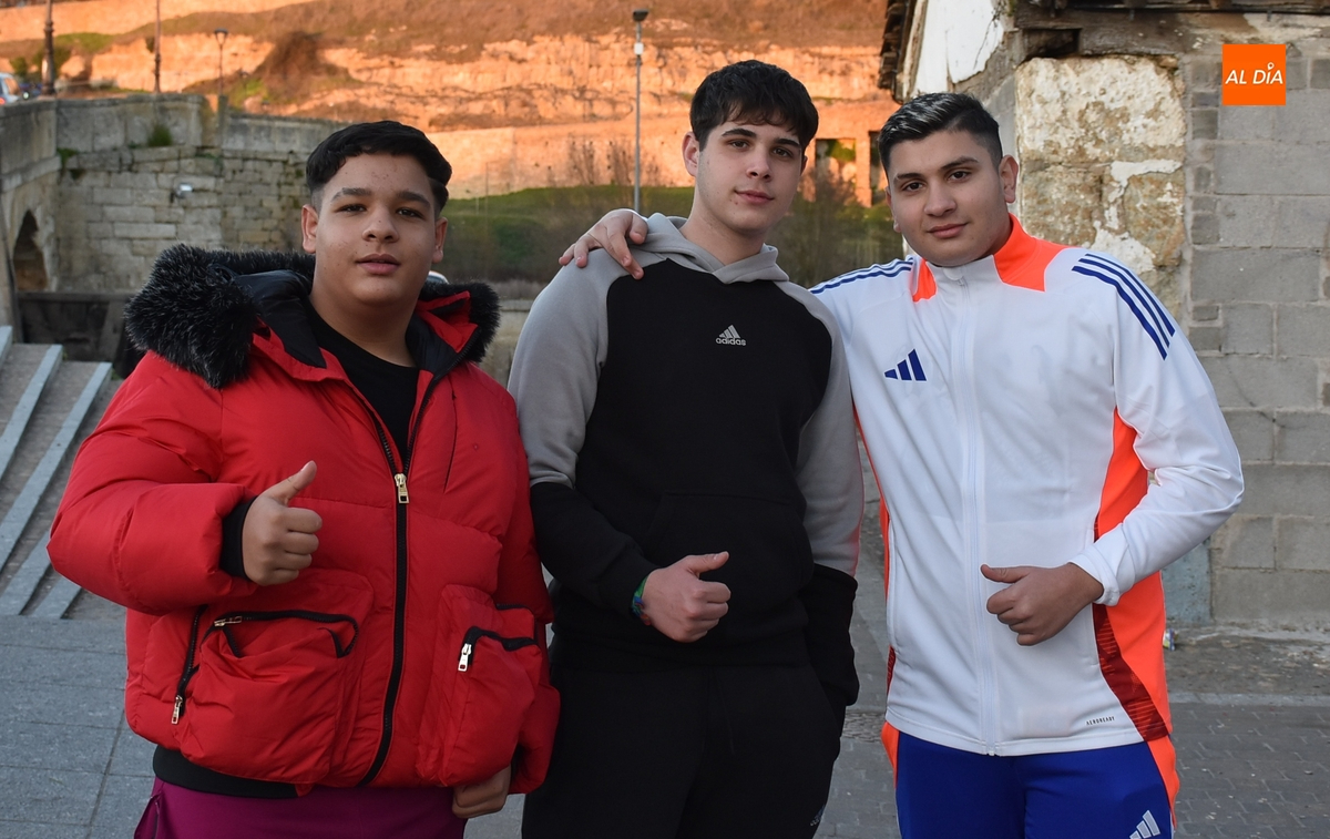 Eh, sácanos una foto: Tarde festiva en el Arrabal