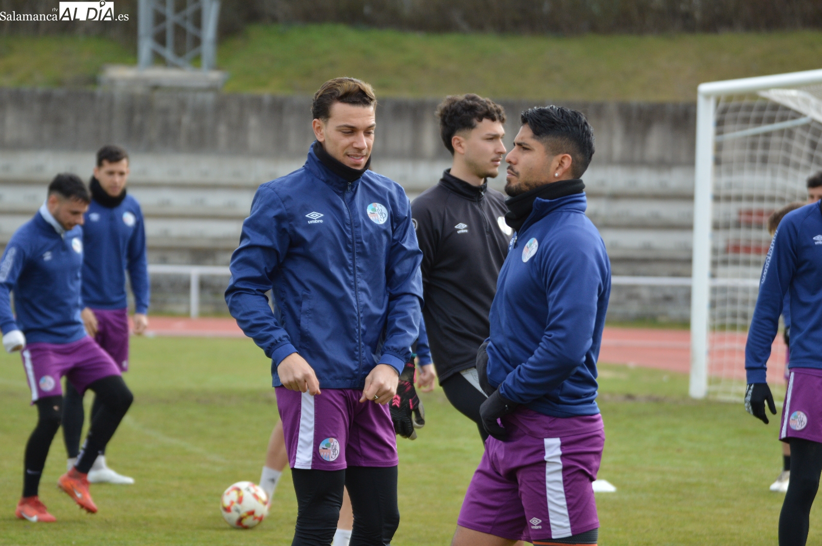 Dueñas no desvela el sustituto de Cristeto en el doble pivote y vuelve a ensayar con RDT entre los teóricos titulares para Bergantiños (FOTOS)