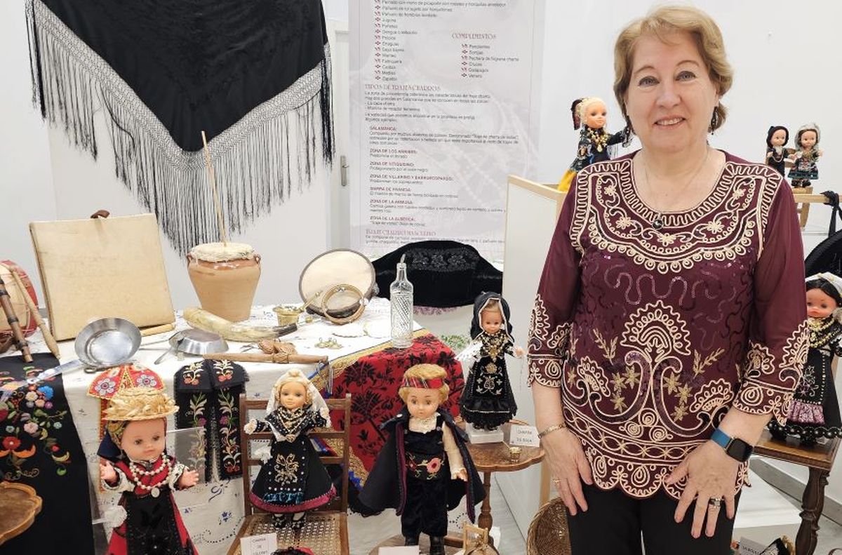Ya puedes ver la exposición de muñecas ataviadas con trajes típicos de la provincia de Salamanca