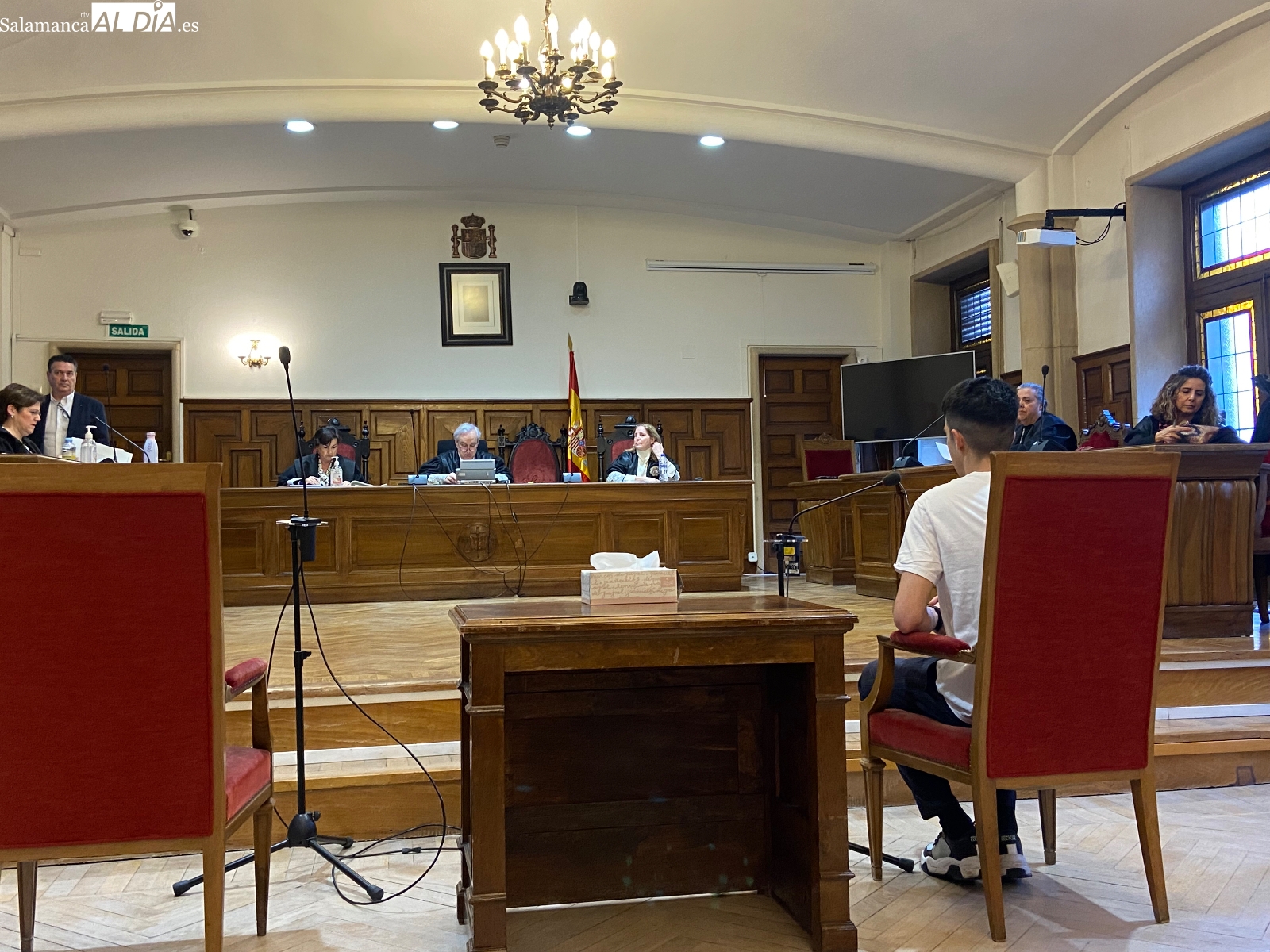 El acusado de agredir sexualmente a una conocida tras una noche de fiesta afirma que ella estaba consciente mientras la víctima no recuerda nada