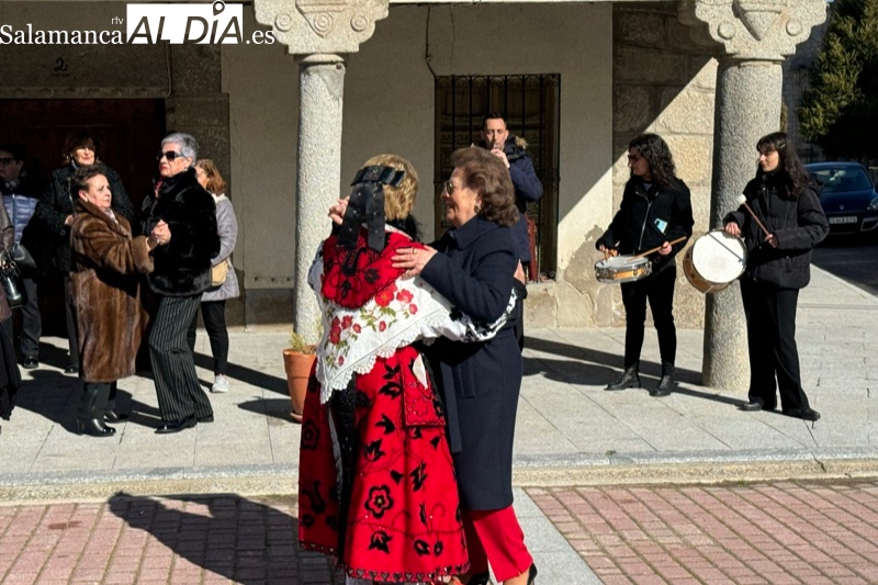 Las mujeres de Santiago de la Puebla honran a Santa Águeda con un animado día de celebración