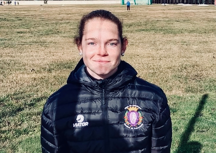 La atleta Leire Hernández, del Club Ciudad de Peñaranda, subcampeona autonómica de Lanzamiento de Disco y enfilando al Campeonato de España