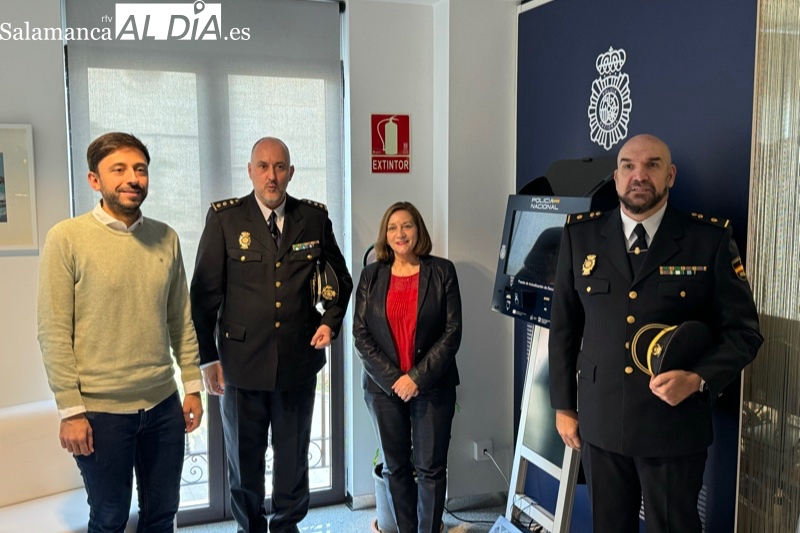 Peñaranda pone en marcha un novedoso punto para la renovación de certificados electrónicos junto a la Policía Nacional