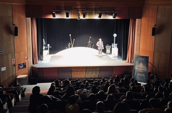 Peñaranda inicia la Escuela Rural de Espectadores con la divertida y circense obra ‘Ping Pang’