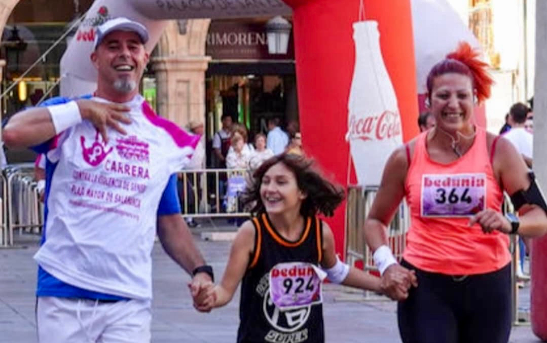 Javi, Jessica y su hija: Pasión por el deporte y las carreras en familia