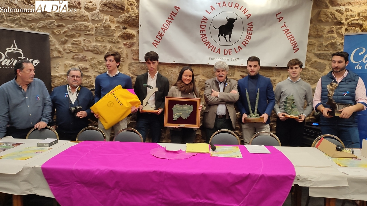 La Peña La Taurina entrega sus XXVI Premios Fiestas del Toro de Aldeadávila de la Ribera