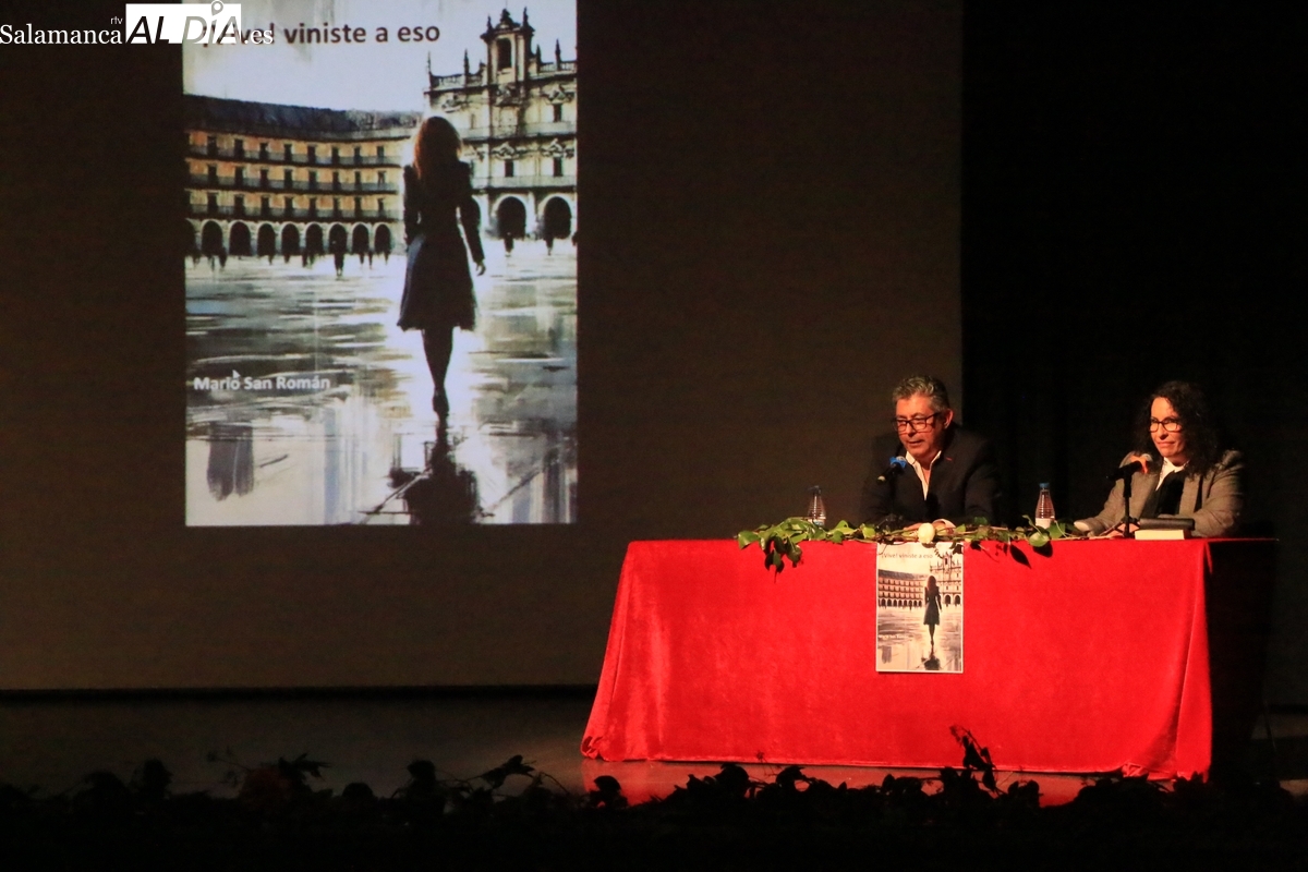 Buena acogida en Vitigudino del libro de Mario San Román ‘¡Vive! Viniste a eso’