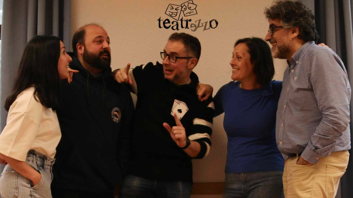 El grupo Teatrezzo se estrena este domingo en Vitigudino con la comedia ‘El nombre’
