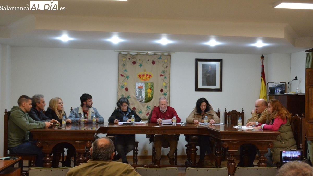 La oposición saca adelante dos mociones en el pleno del Ayuntamiento de Lumbrales