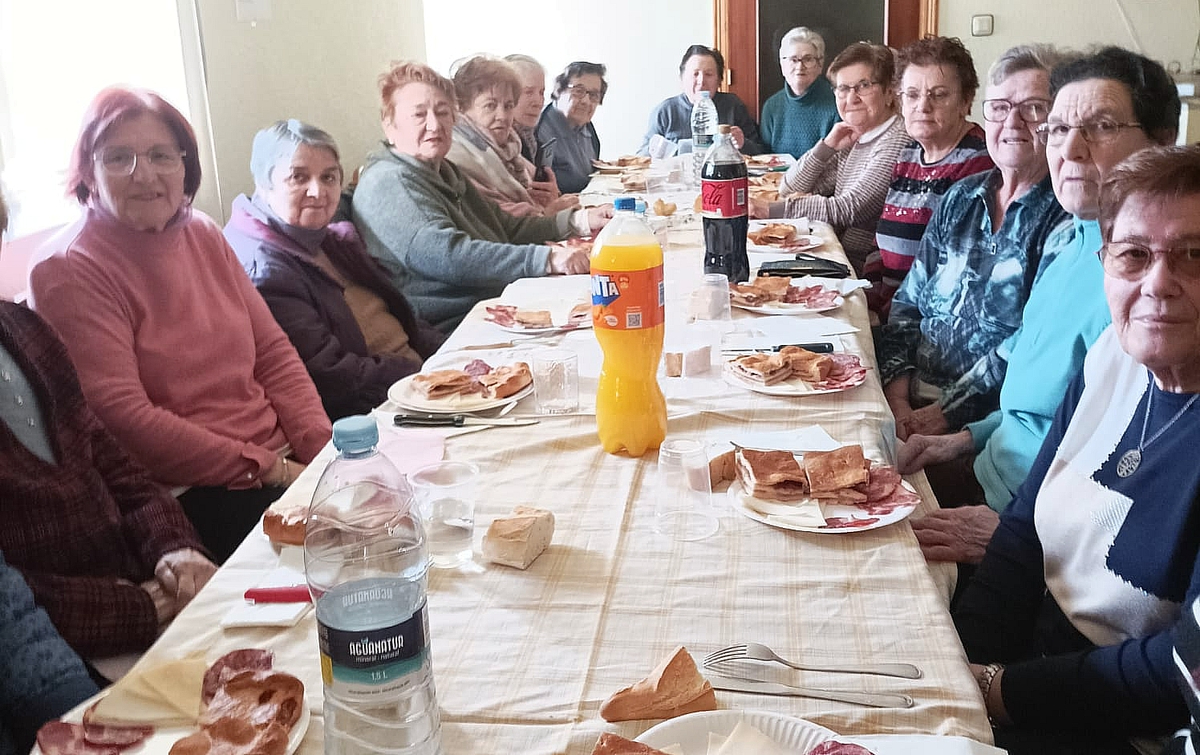 Las águedas de Bermellar celebran la fiesta con una comida de hermandad