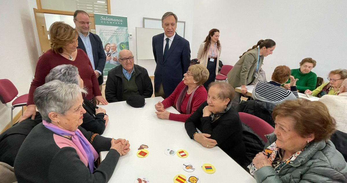 El programa contra la soledad de mayores en Salamanca Acompaña llegará a más barrios